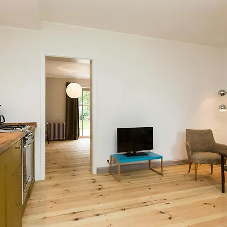 Nyaraló Vacation With Garden Terrace And Sauna